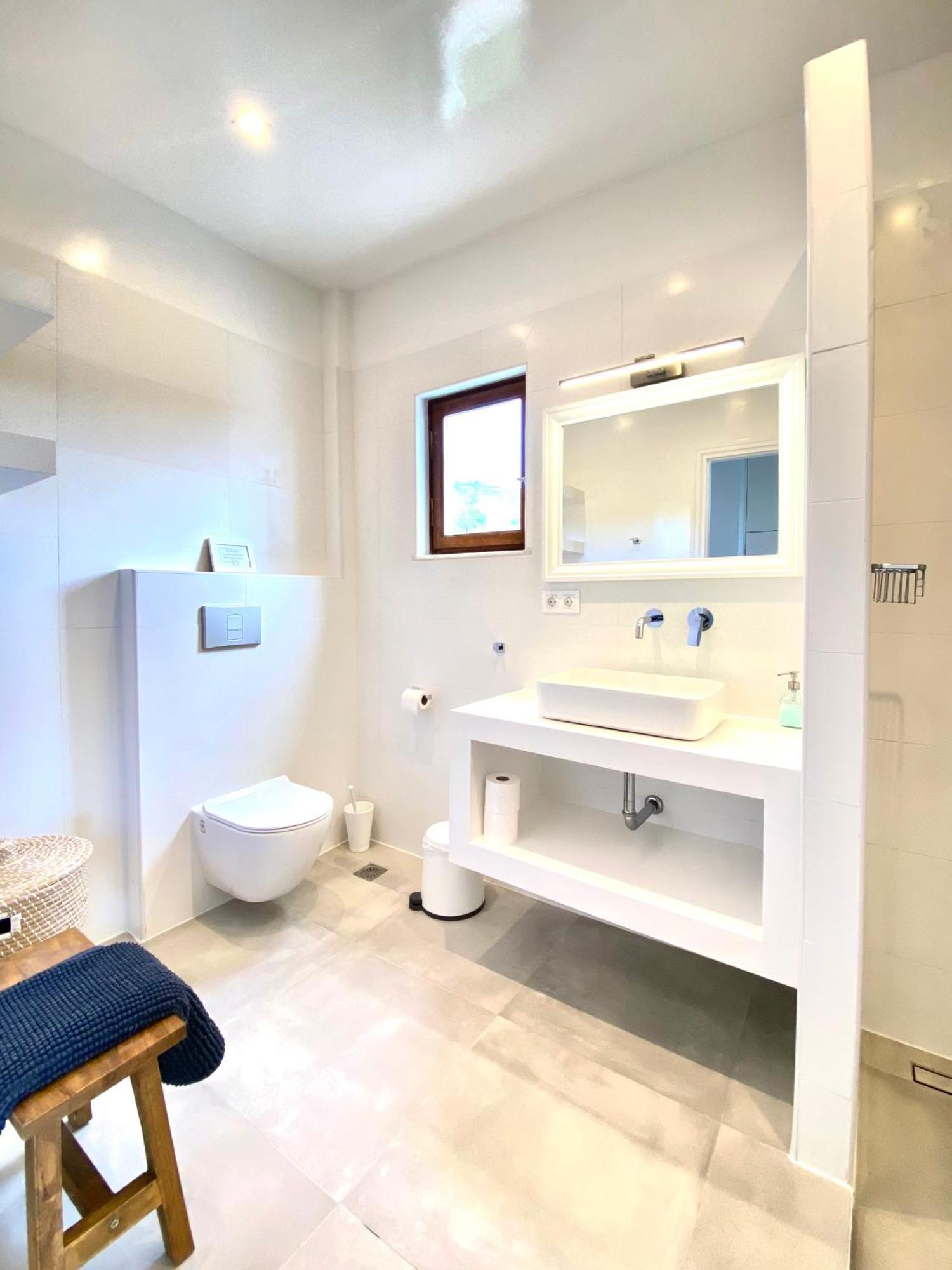 Beach House Set In A Beautiful Bay Karystos  Esterno foto